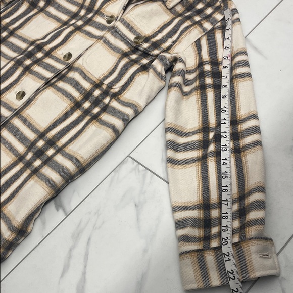 Old Navy Cream & Black Plaid Soft Brushed Shacket Side Pockets Sz S OS NWOT - Picture 12 of 16